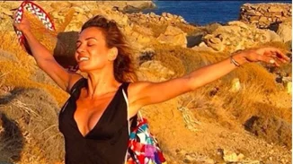 Δήμητρα Ματσούκα: Στην παραλία με τον Πέτρο Κόκκαλη και την κόρη του