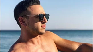 Λάμπρος Βακιάρος: Δες τον νέο Έλληνα MasterChef να ποζάρει μαζί με τη μαμά του