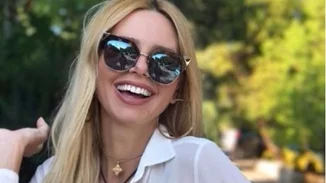 Έβελυν Καζαντζόγλου: Παιχνίδια στην θάλασσα