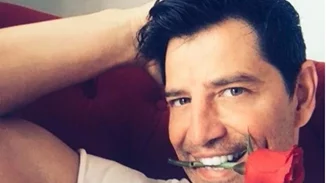 Σάκης Ρουβάς: Η τρυφερή φωτογραφία με τον Αλέξανδρο για την γιορτή του