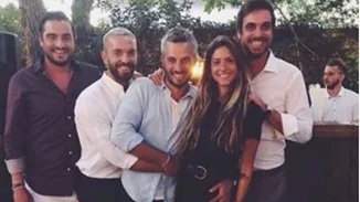 Σοφία Καρβέλα: Οι πρώτες φωτογραφίες από τη βάφτιση του μικρότερου γιου της, Νέστορα