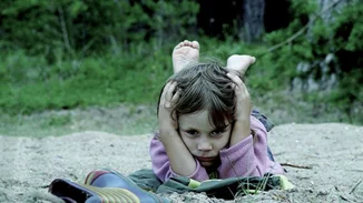 Πώς μπορεί να μας «κουμαντάρει» ένα παιδί, όταν μας βγάζει από τα ρούχα μας