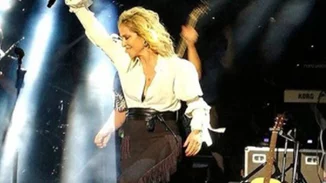 Άννα Βίσση: Εντυπωσιακή εμφάνιση στη Μύκονο