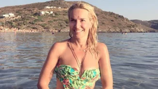 Μαρία Μπεκατώρου: Με λευκό μαγιό και χωρίς ρετούς