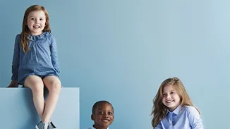 Επιστροφή στην πόλη; Αξίζει μια βόλτα στο εκπτωτικό χωριό!