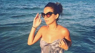 Αγγελική Δαλιάνη: Ποζάρει topless στον 6ο μήνα της εγκυμοσύνης της