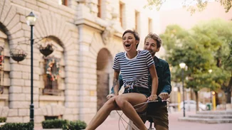 Τι ζητάμε για να είμαστε ευτυχισμένοι σε μια σχέση ανάλογα με το ζώδιό μας;