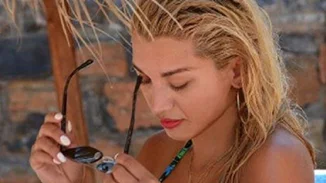 Κωνσταντίνα Σπυροπούλου: Νυχτοπερπατήματα με την αδερφή της στη Ρόδο