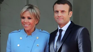 Emmanuel Macron - Brigitte Macron: Βρίσκονται στην Ελλάδα; Οι «μυστικές» διακοπές στην Πάρο