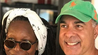 Φώτης Σεργουλόπουλος: Διακοπές στην Πάρο με την Whoopi Goldberg