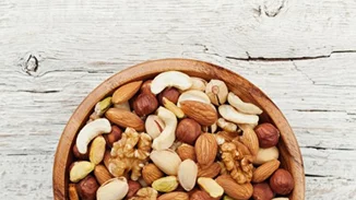 Έχεις ναυτία, πονοκέφαλο ή νιώθεις κόπωση; Ποιες τροφές θα σε βοηθήσουν και ποιες να αποφύγεις;