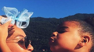 Beyonce - Blue Ivy: Μαζί σε συναυλία του Kendrick Lamar (βίντεο)