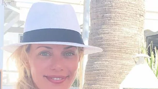 Ζέτα Μακρυπούλια: Η selfie από την παραλία και η μελαγχολία των διακοπών της