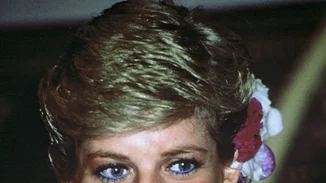 Η πριγκίπισσα Diana έτσι όπως δεν την έχεις ξαναδεί | Σπάνιες φωτογραφίες με τα πιο τολμηρά beauty looks της