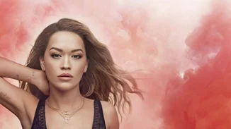 Rita Ora | Λανσάρει τη νέα, ακόμα πιο cool συλλογή του Tezenis Miami Bra