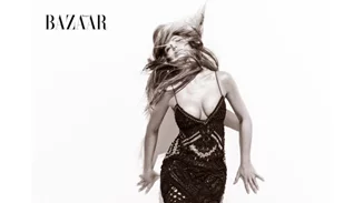 Jennifer Aniston: "Ως Ελληνίδα αγαπώ το μαύρισμα"