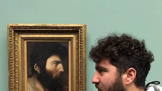 10 επισκέπτες βρίσκουν τους σωσίες τους σε πίνακες ζωγραφικής