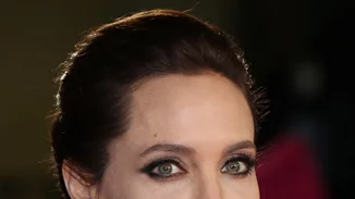 Angelina Jolie: "Δε μου αρέσει που είμαι single"