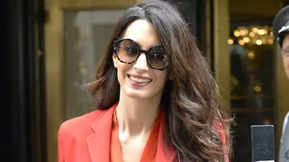 Amal Clooney: Επέστρεψε στην δουλειά μετά την εγκυμοσύνη!