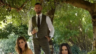 Το MissBloom.gr στο backstage της μαγευτικής φωτογράφισης στον ατμοσφαιρικό κήπο της Belvedere