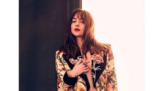 Dakota Johnson: Ποζάρει γυμνή στην Ισπανική Vogue