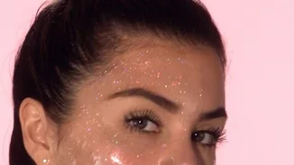 Θέλουμε να δοκιμάσουμε ΤΩΡΑ αυτή την μάσκα (είναι και ροζ, έχει και glitter)