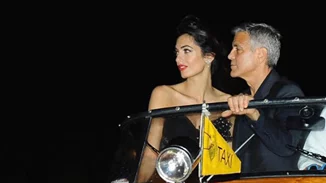 George και Amal Clooney: Σε ρομαντική βαρκάδα στη Βενετία