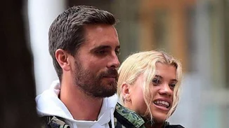 Sofia Richie - Scott Disick: Αγκαλιά στους δρόμους της Νέας Υόρκης