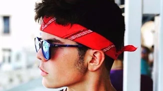 Τα αγόρια των Ελλήνων celebrities έγιναν άντρες και γοητεύουν στο πέρασμά τους