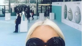 Μαρία Μπακοδήμου: Ρομαντικές βόλτες στο φθινοπωρινό Παρίσι