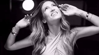 Αθηνά Οικονομάκου: Ταξίδι το Σαββατοκύριακο στο αγαπημένο της νησί