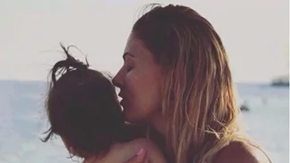 Δέσποινα Καμπούρη: Διακοπές στο Ντουμπάι μαζί με τον σύζυγο και τις κόρες της