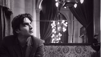 Χριστόφορος Παπακαλιάτης: Αγκαλιά με όμορφη ηθοποιό στους Παξούς