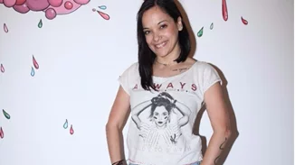 Κατερίνα Τσάβαλου: Ποζάρει με φουσκωμένη κοιλίτσα