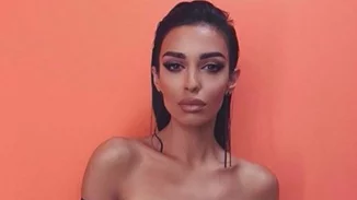 Ελένη Φουρέιρα: Βραδινή έξοδος στα σοκάκια της Μυκόνου