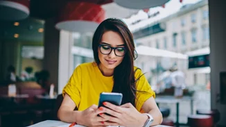 Άφησε στην άκρη το κινητό σου για να κάνεις καλό στην καριέρα σου