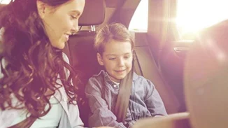 Τις καλύτερες συζητήσεις με τα παιδιά μου, τις κάνω μέσα στο αμάξι