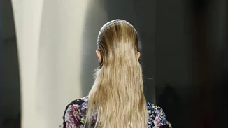 Έτσι θα φτιάχνεις τα μαλλιά σου την άνοιξη που θα μας έρθει