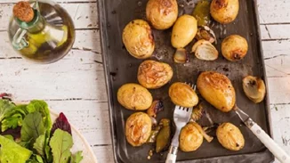 Τι είναι η λαρυγγοφαρυγγική παλινδρόμηση και ποιες τροφές μειώνουν τα συμπτώματα