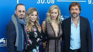 Jennifer Lawrence - Darren Aronofsky: Η πρώτη τους κοινή εμφάνιση στο κόκκινο χαλί