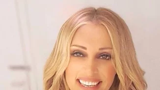 Νατάσα Θεοδωρίδου: Ποζάρει χαμογελαστή με την κόρη της στην ορκωμοσία