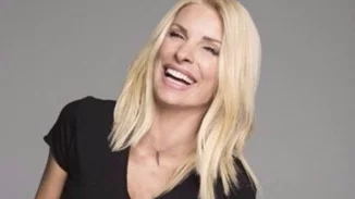 Η Ελένη Μενεγάκη μάς αποδεικνύει ότι ένα μίνιμαλ outfit θα είναι πάντα το καλύτερο - ακόμη και στην τηλεόραση!