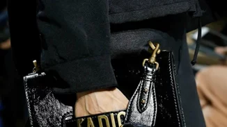 Εβδομάδα Μόδας του Παρισιού: Οι ωραιότερες λεπτομέρειες που είδαμε στα catwalks