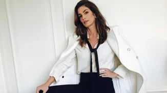 Η Cindy Crawford μάς ανοίγει την ντουλάπα της!