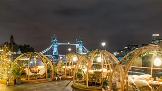 Στο Λονδίνο μπορείς να δειπνήσεις μέσα σε ιγκλού