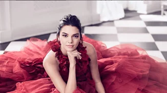 Kendall Jenner: Μήπως τα οπίσθια της είναι ψεύτικα;