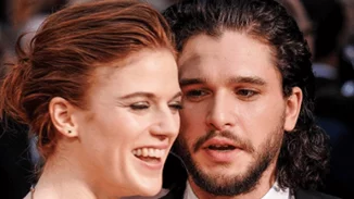Rose Leslie: Πρώτη δημόσια εμφάνιση με το μονόπετρο στο δάχτυλό της!