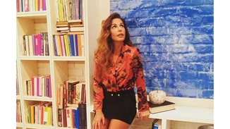 Πώς φορούν οι Έλληνες επώνυμοι τις νέες τάσεις στα παπούτσια;