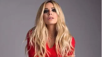 Josephine Wendel: Βόλτα με τον σύντροφό της στην Γλυφάδα