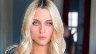 Δούκισσα Νομικού: Ποζάρει χαμογελαστή στους δρόμους της Πολωνίας